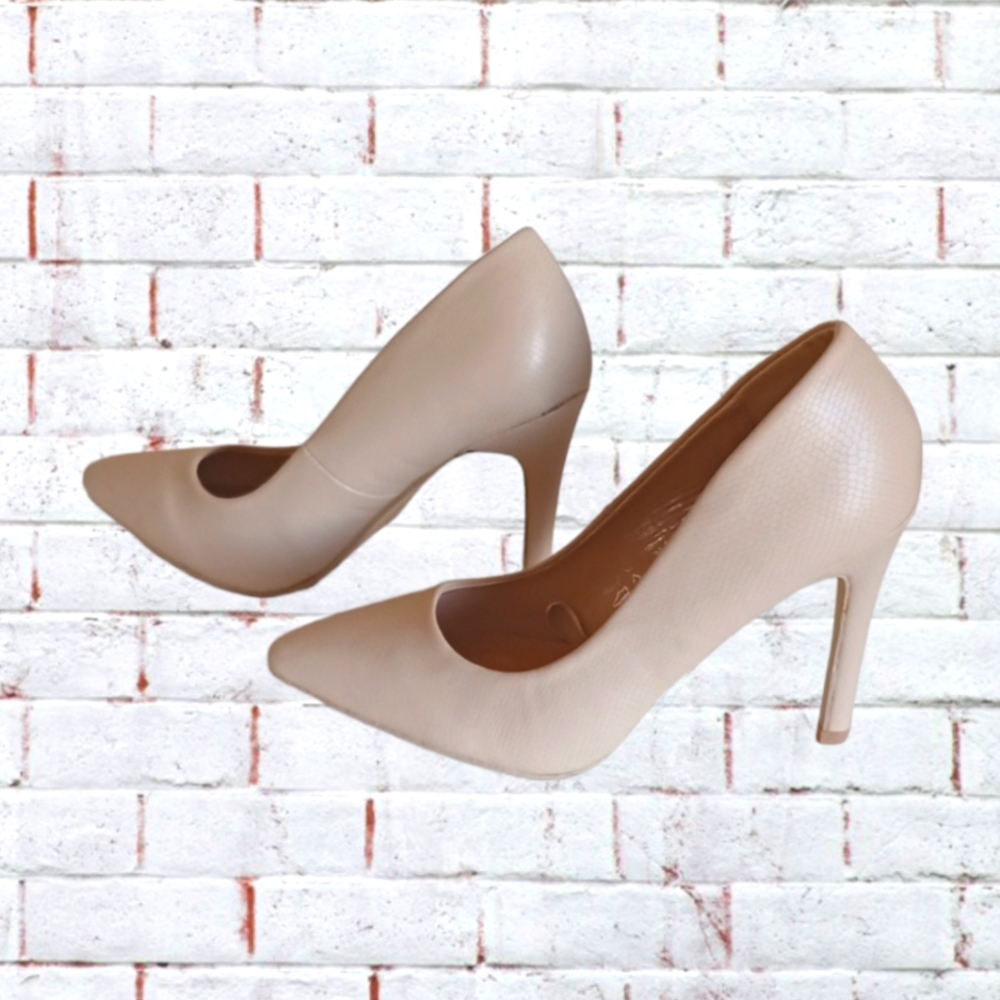 🤩Host Pick 🤩 Like new🌷 ARDENE Beige Faux Leather High Heel Pumps - Picture 10 of 16